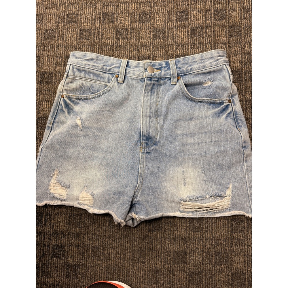 Chelsea Violet Distressed Denim Cut Off Shorts Blue Light Wash Raw Hem Size 26
